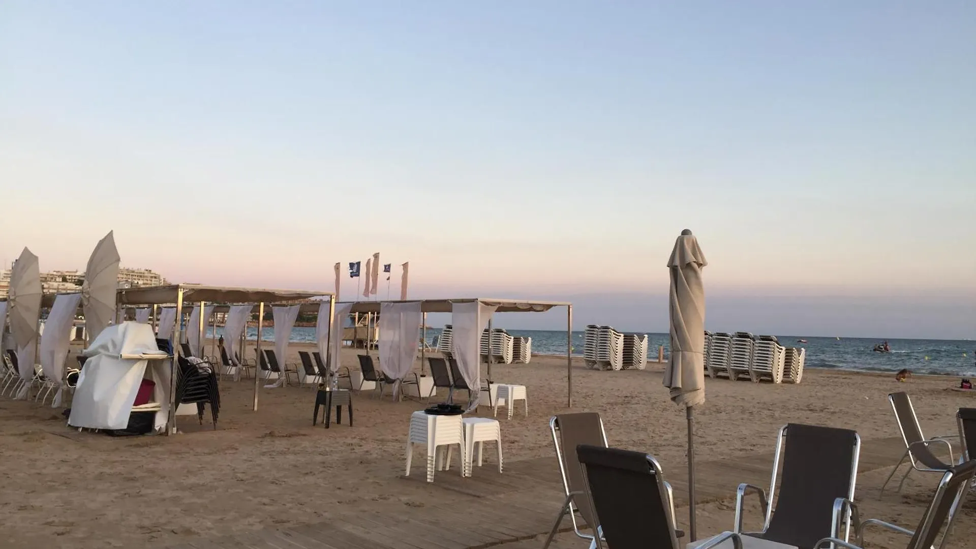 Grand Appartement Superbe Vue Mer, Plage Principale De Салоу 0*,  Испания