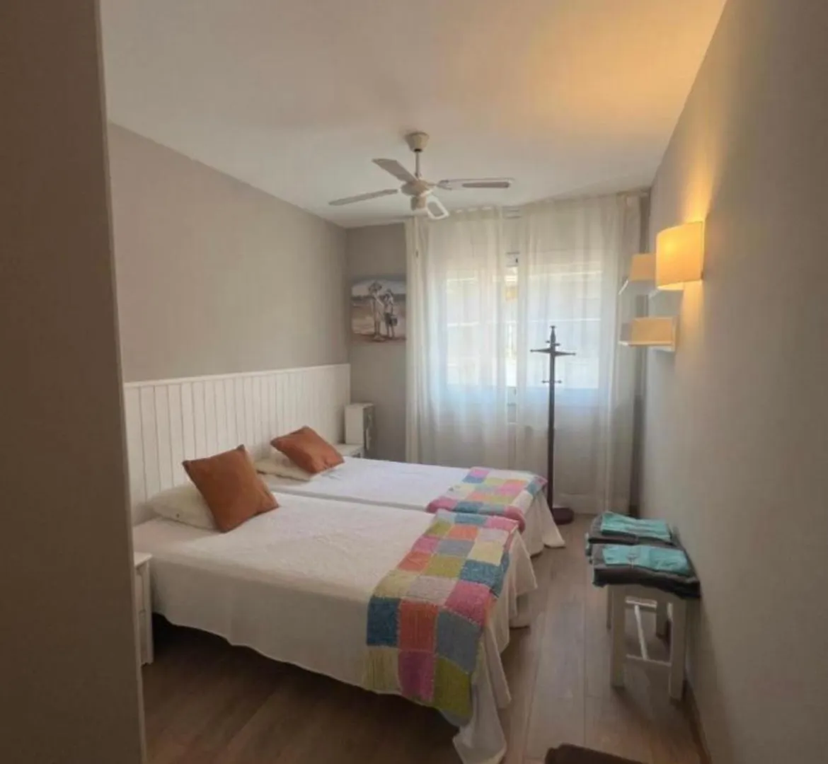 Grand Appartement Superbe Vue Mer, Plage Principale De Салоу Апартаменты