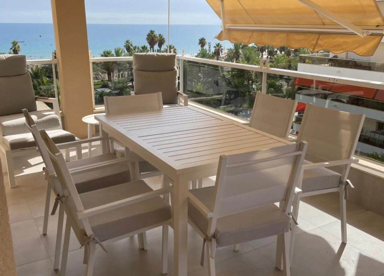 Grand Appartement Superbe Vue Mer, Plage Principale De Салоу Апартаменты